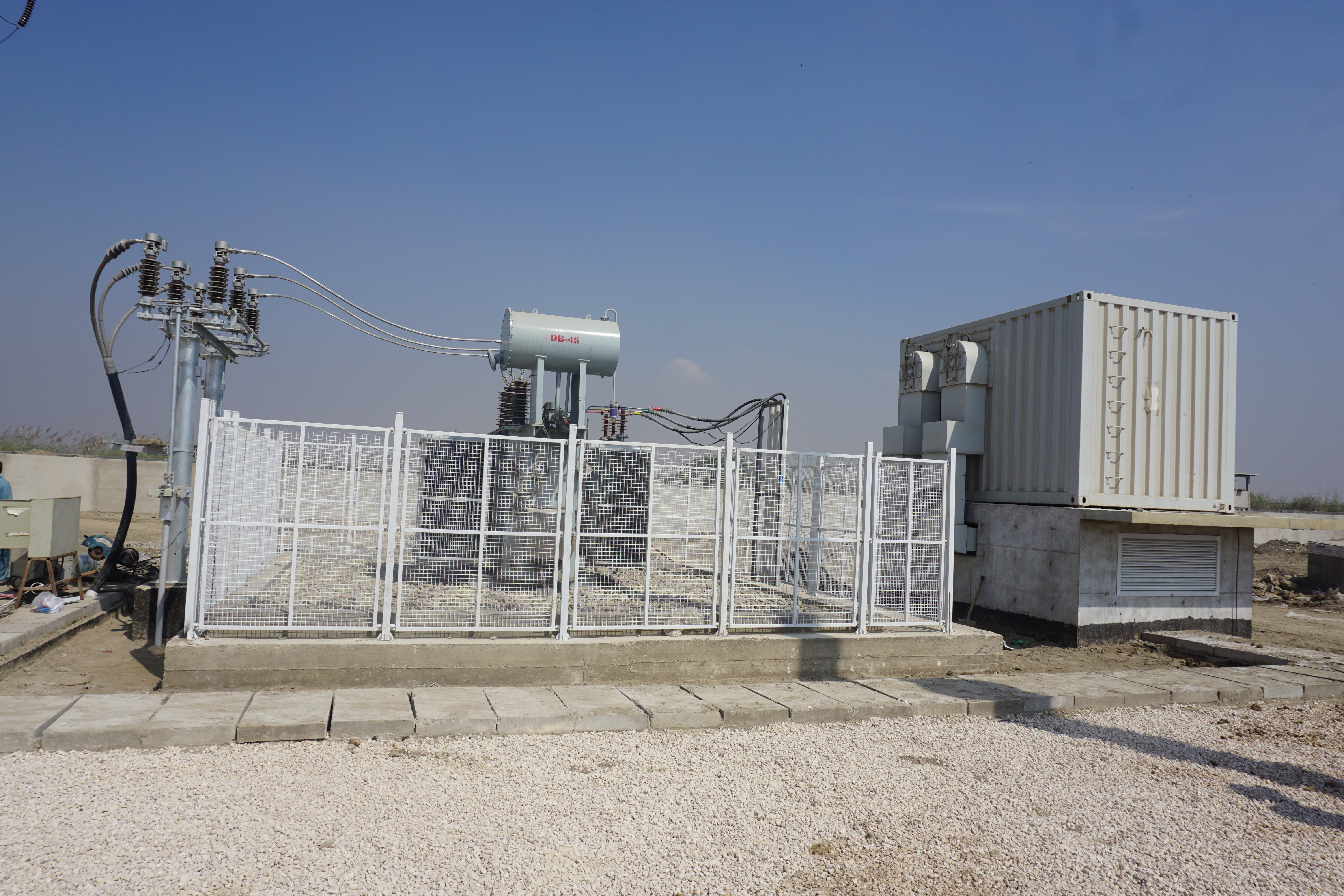 STATCOM l&agrave;m m&aacute;t bằng kh&ocirc;ng kh&iacute; ngo&agrave;i trời Sinopak 6kV cho đường sắt điện kh&iacute; h&oacute;a